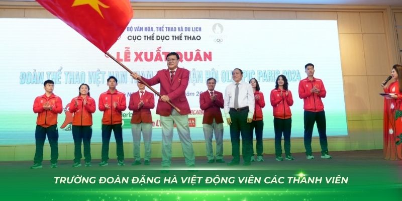Theo Dõi Đoàn Thể Thao Việt Nam Tại Olympic Paris Và Lịch Thi Đấu 6 Trường đoàn Đặng Hà Việt động viên các thành viên